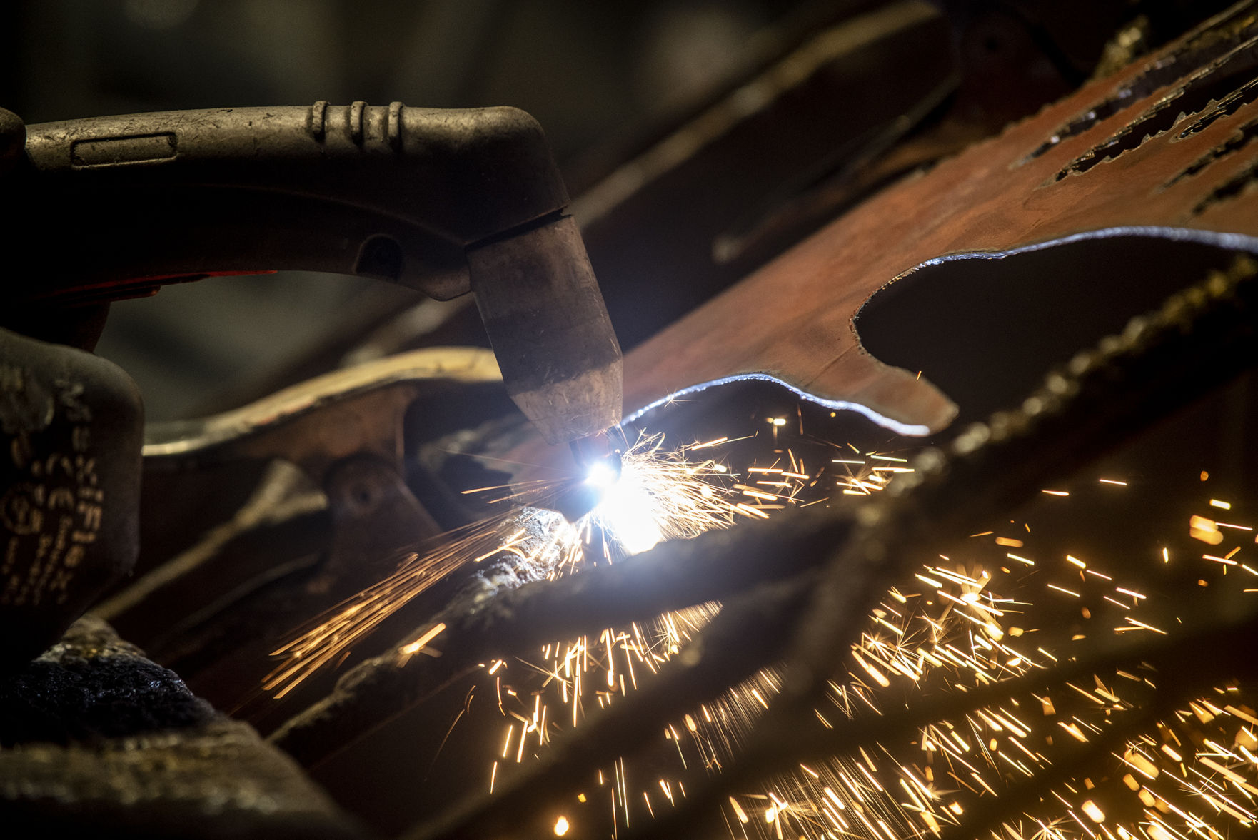 Plasma cutter shapes the river